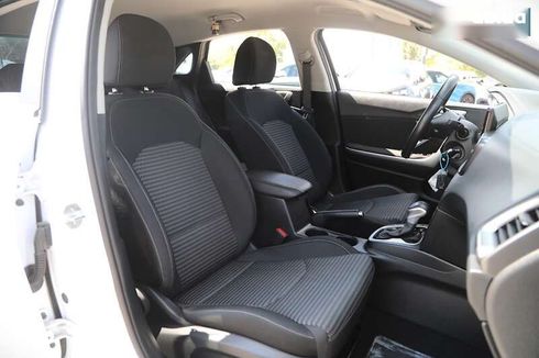 Kia Cee'd 2022 - фото 10