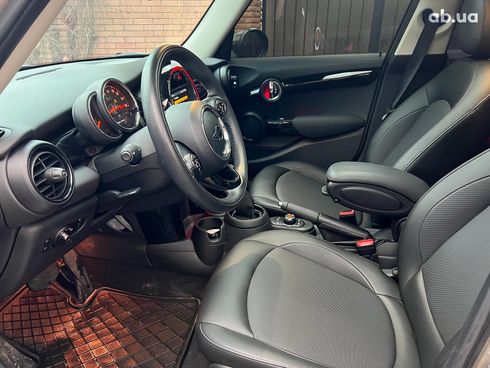 MINI Hatch 2019 бежевый - фото 42