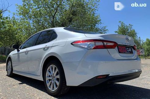 Toyota Camry 2019 - фото 18