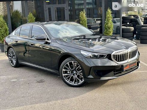 BMW 5 серия 2023 - фото 3