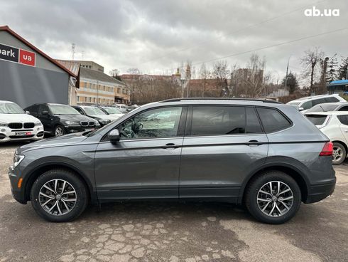 Volkswagen Tiguan 2021 серый - фото 10