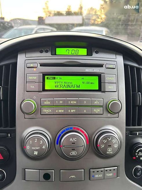 Hyundai H-1 2012 - фото 18