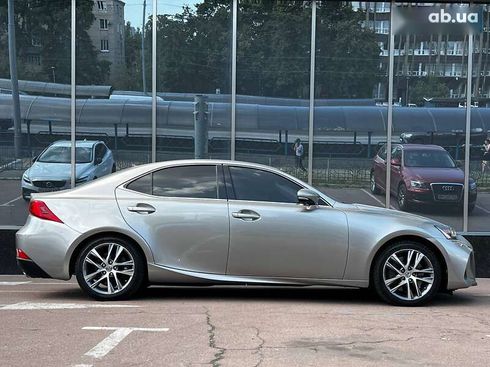Lexus IS 2017 - фото 4