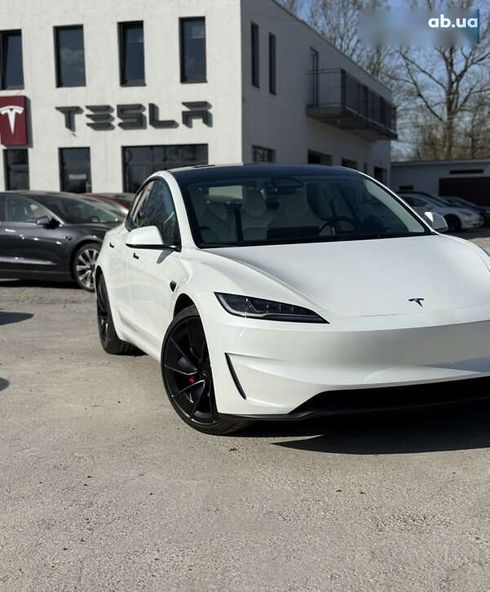 Tesla Model 3 2024 - фото 2