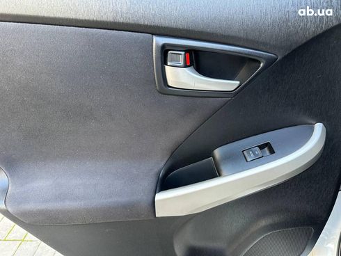 Toyota Prius 2014 белый - фото 12