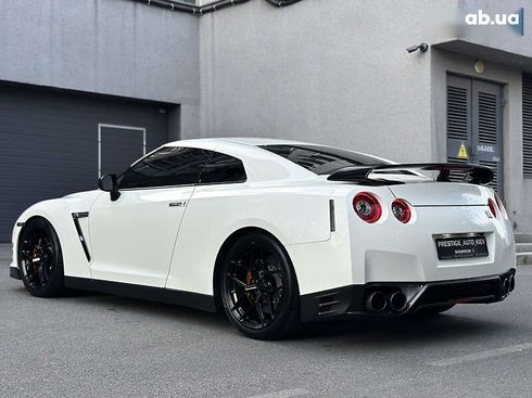 Nissan GT-R 2013 - фото 24