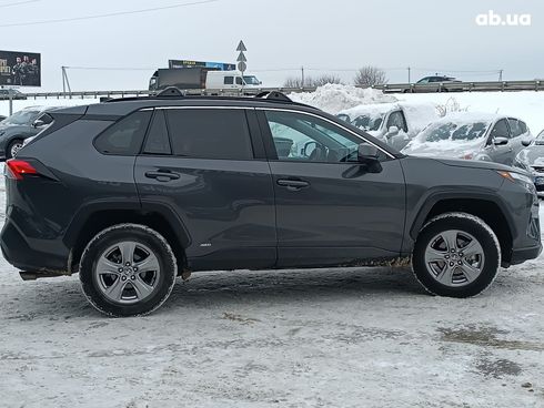 Toyota RAV4 2025 серый - фото 15