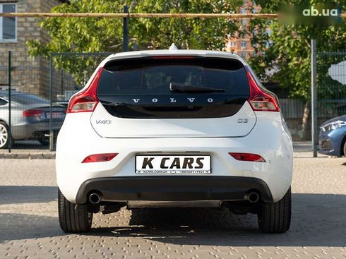 Volvo V40 2017 - фото 7