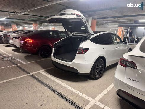 Tesla Model Y 2024 - фото 15