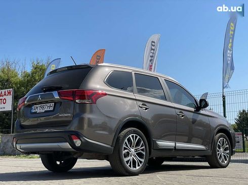 Mitsubishi Outlander 2016 - фото 15
