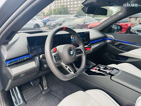 BMW M5 2024 - фото 11