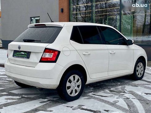 Skoda Fabia 2017 - фото 11