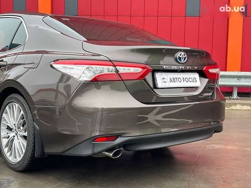 Toyota Camry 2019 - фото 6