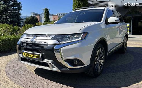 Mitsubishi Outlander 2018 - фото 3