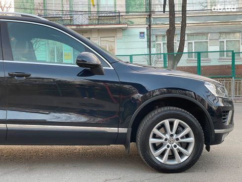 Volkswagen Touareg 2017 синий - фото 7