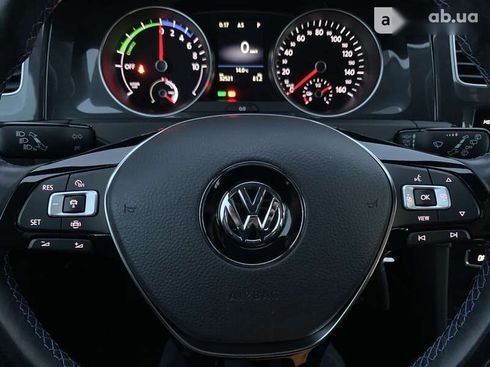 Volkswagen e-Golf 2020 - фото 18