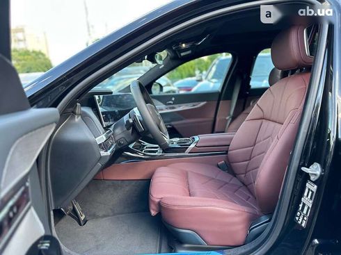 BMW 7 Series iPerformance 2023 - фото 17