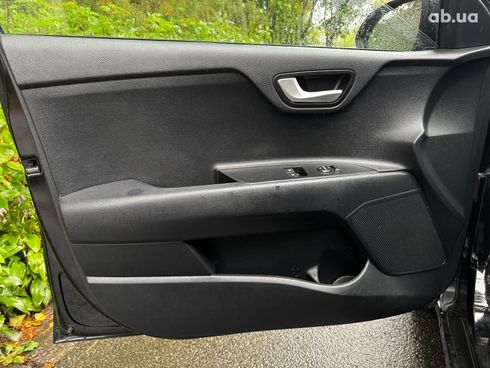 Kia Rio 2018 черный - фото 36