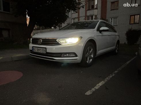 Volkswagen Passat 2015 белый - фото 10