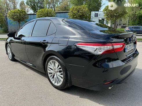 Toyota Camry 2020 - фото 16