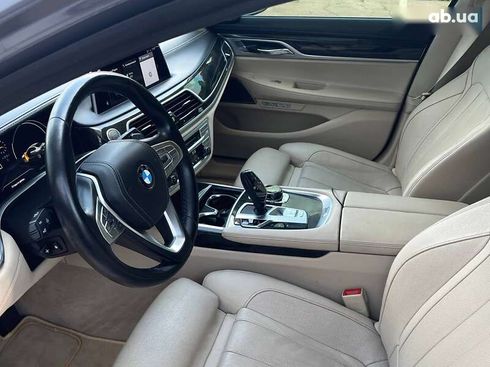 BMW 7 серия 2017 - фото 17