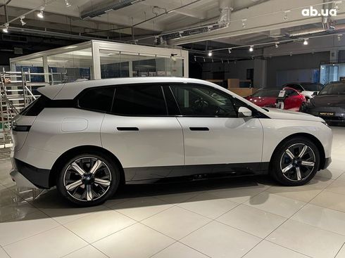 BMW iX 2022 - фото 9
