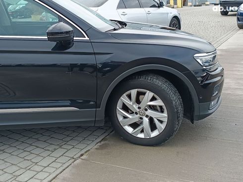 Volkswagen Tiguan 2019 черный - фото 11