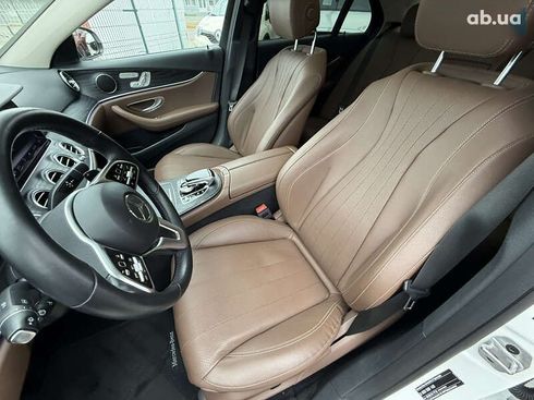Mercedes-Benz E-Класс 2019 - фото 19