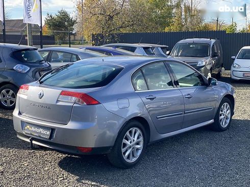 Renault Laguna 2009 - фото 15