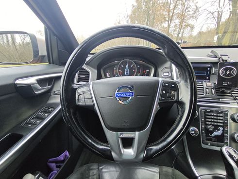 Volvo XC60 2013 красный - фото 16