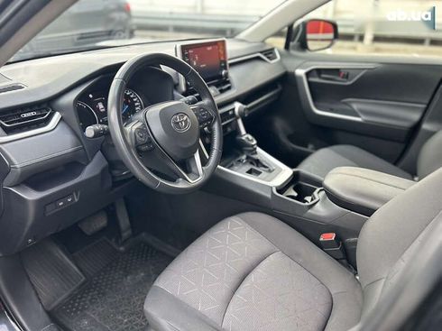 Toyota RAV4 2021 - фото 25