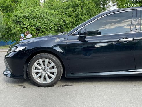 Toyota Camry 2017 черный - фото 17