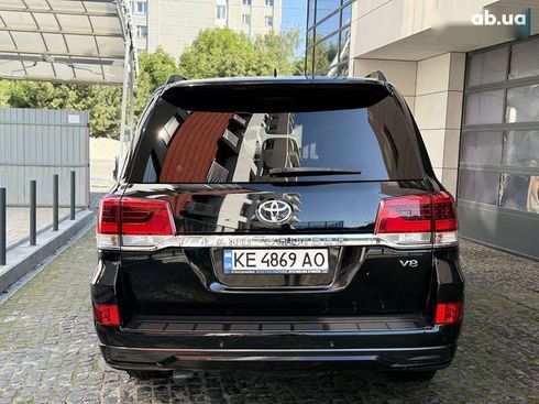 Toyota Land Cruiser 2017 - фото 13