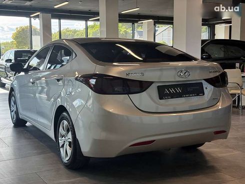 Hyundai Elantra 2012 - фото 16