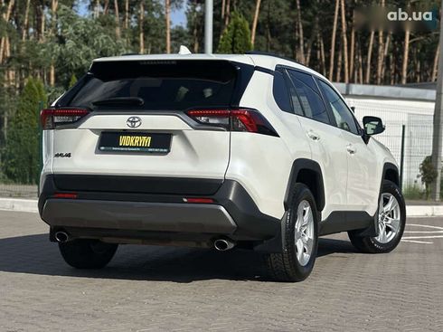 Toyota RAV4 2020 - фото 18