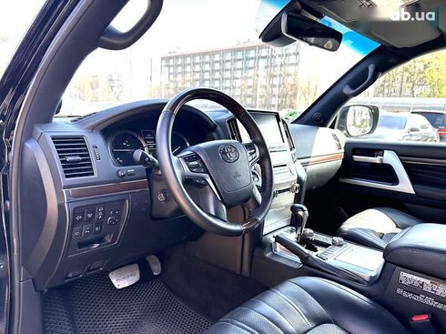 Toyota Land Cruiser 2019 - фото 17