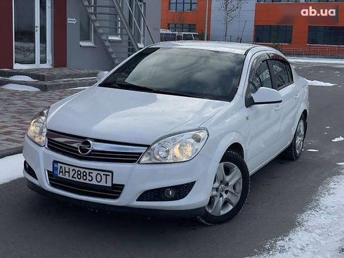 Opel Astra 2012 - фото 3