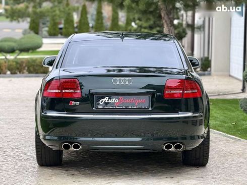 Audi S8 2010 - фото 20
