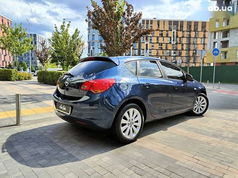 Opel Astra 2010 - фото 25