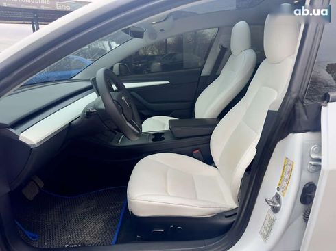 Tesla Model 3 2021 - фото 17