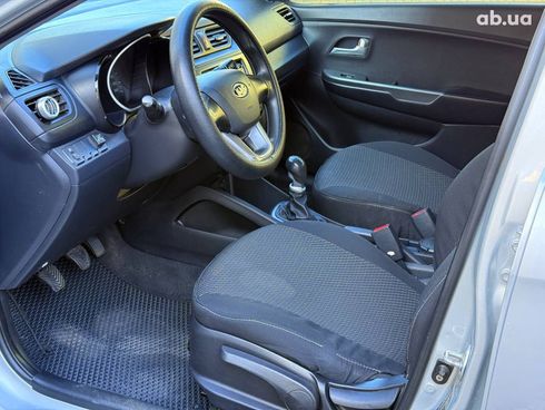 Kia Rio 2012 серый - фото 9