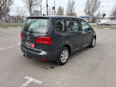 Volkswagen Touran 2014 серый - фото 5