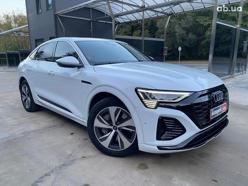 Audi Q8 e-tron 2023 белый - фото 3