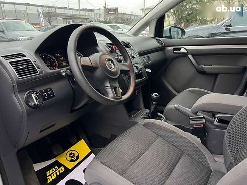 Volkswagen Touran 2011 - фото 11