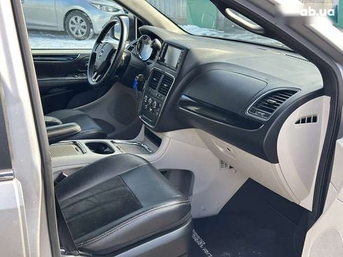 Dodge grand caravan 2017 - фото 24