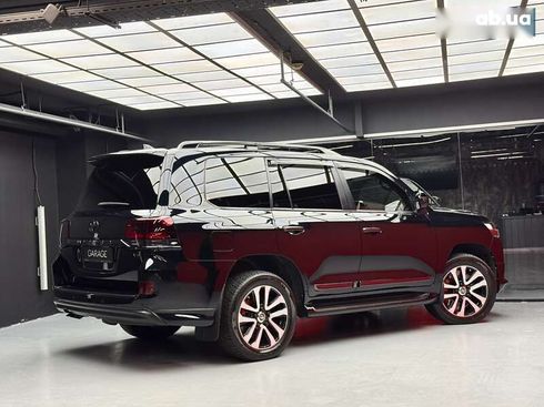 Toyota Land Cruiser 2018 - фото 18