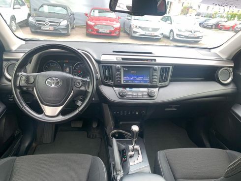 Toyota RAV4 2016 серый - фото 39