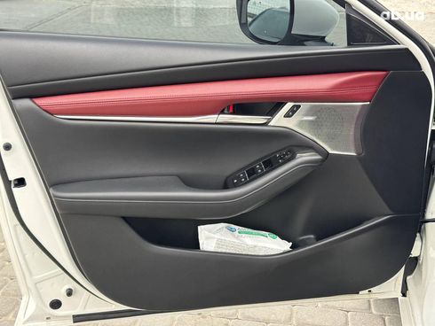 Mazda 3 2019 белый - фото 19
