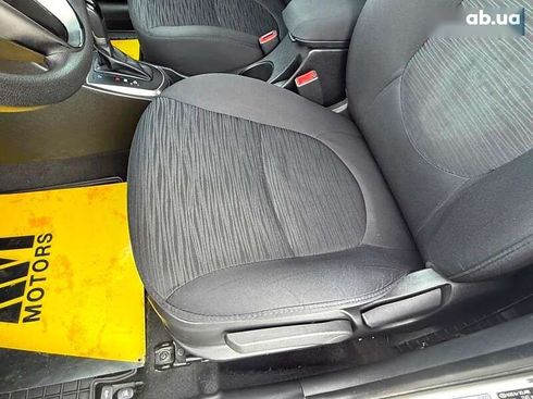 Hyundai Solaris 2016 - фото 23