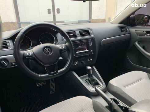 Volkswagen Jetta 2016 серый - фото 14